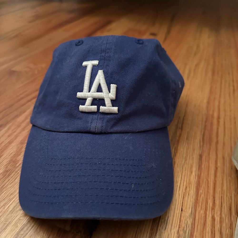Blue la doggers hat